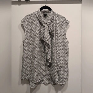 Black and White Sleeveless Blouse Size Medium
